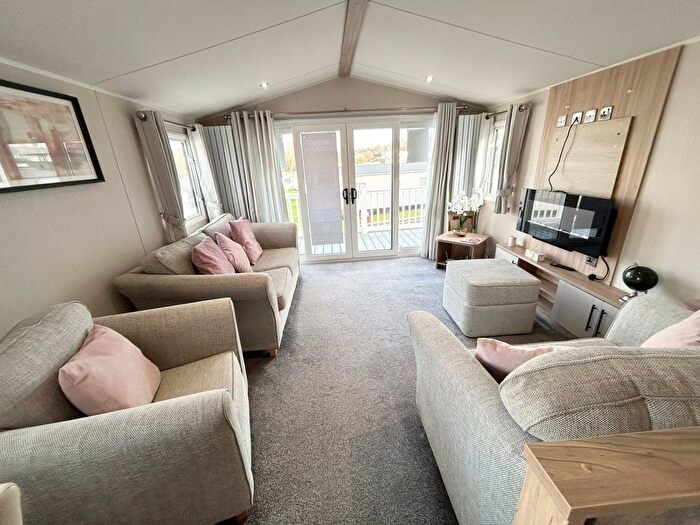 2 Bedroom Park Home For Sale In Dartmouth Road, Paignton, TQ4