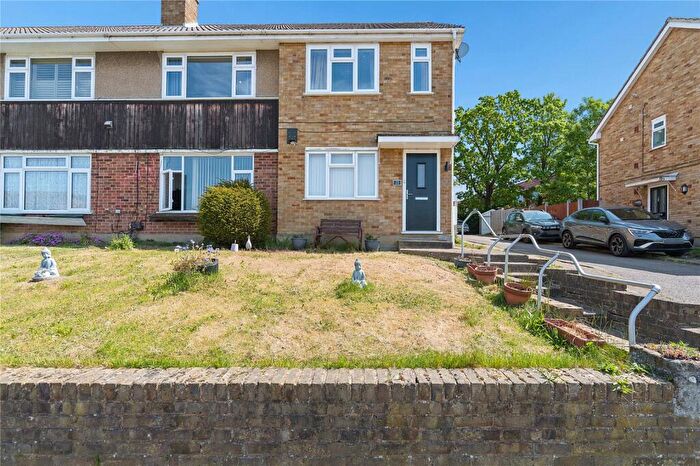 2 Bedroom Apartment For Sale In Boundary Road, Upminster, RM14