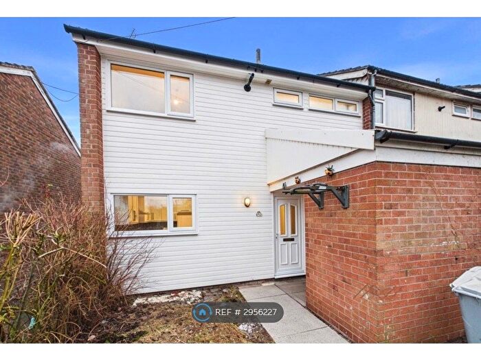3 Bedroom End Of Terrace House To Rent In Stafford Walk, Macclesfield, SK10