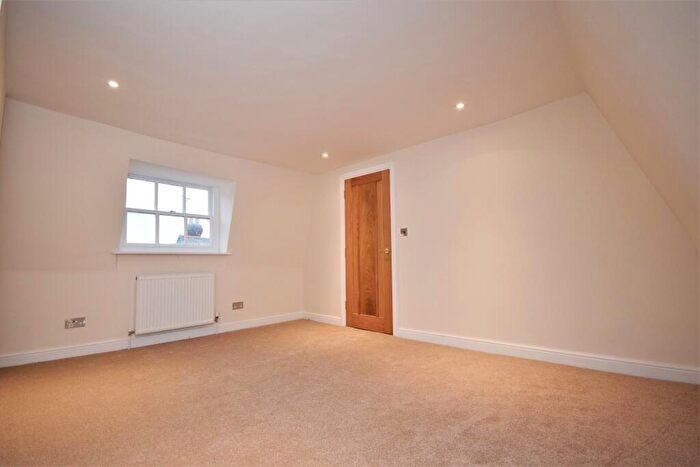 2 Bedroom Apartment To Rent In High Street, Saffron Walden, Essex, CB10