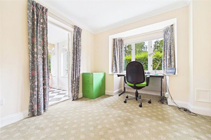 4 Bedroom Detached House For Sale In Victoria Road, Mortimer, Reading, RG7