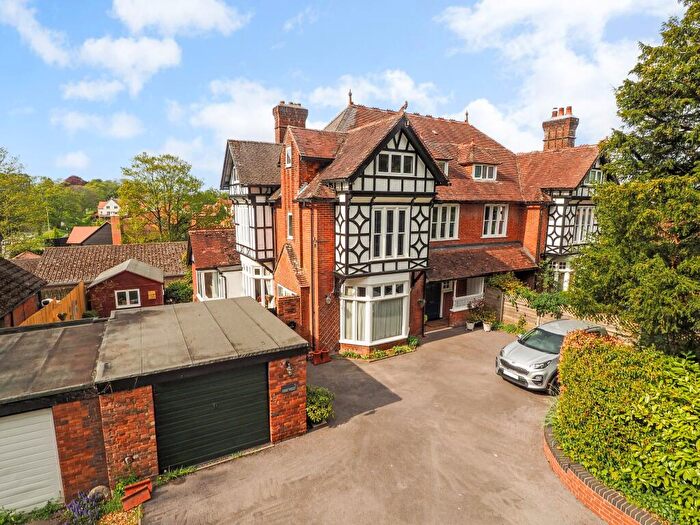 6 Bedroom Semi-Detached House For Sale In Park Road, Winchester, SO22