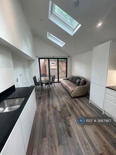 2 Bedroom Flat To Rent In Emmanuel House, Croydon, CR2