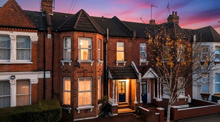 2 Bedroom Maisonette For Sale In Larch Road, London, NW2