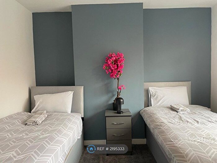 3 Bedroom Terraced House To Rent In Kennington Road, Nottingham, NG8