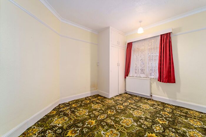 3 Bedroom Detached Bungalow For Sale In Princes Road, Ashford, TW15