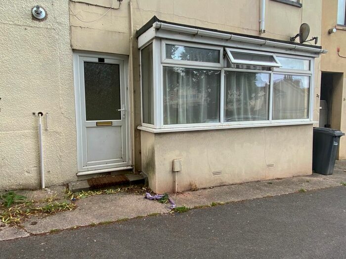 1 Bedroom Flat To Rent In Sherwell Valley Road, Torquay, Devon, TQ2