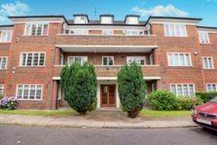 2 Bedroom Flat To Rent In Wellington Place, Great North Road, East Finchley, N2