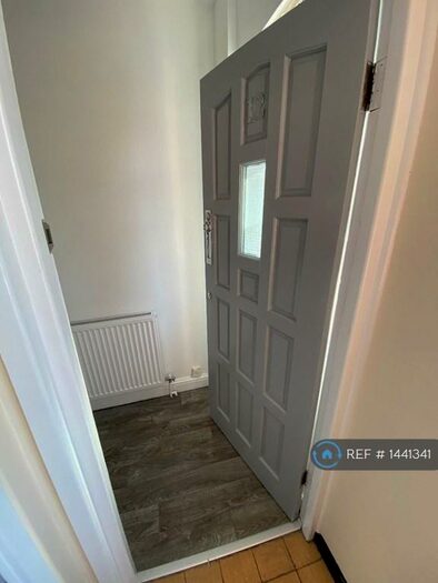 2 Bedroom Maisonette To Rent In Penns Court, Sutton Coldfield, B76