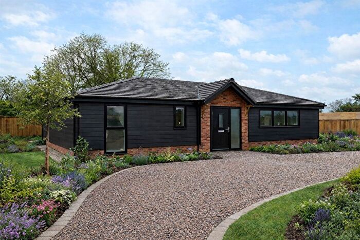3 Bedroom Detached Bungalow For Sale In Dowlands Bungalows, Smallfield, Horley, RH6