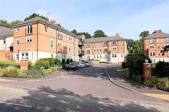 2 Bedroom Apartment To Rent In Adrian Close, Hemel Hempstead, HP1