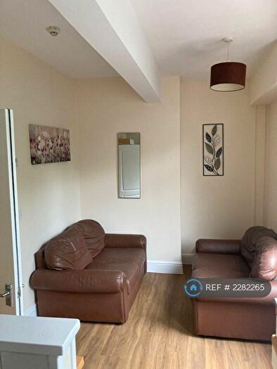 1 Bedroom Flat To Rent In Charles Street, Newport, NP20
