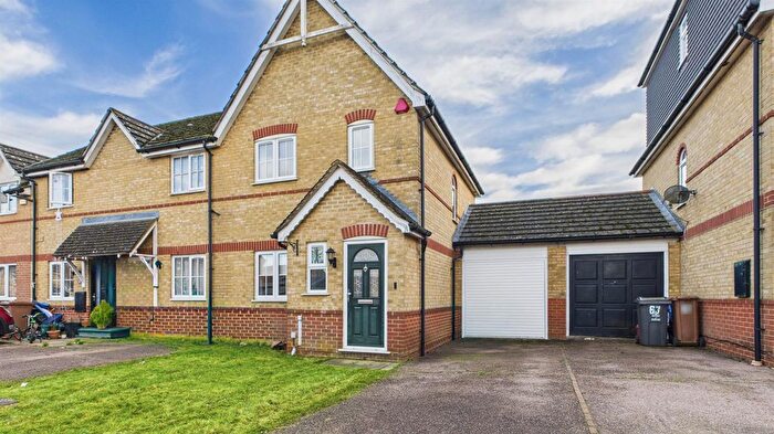 3 Bedroom End Terrace House For Sale In Wansbeck Close, Stevenage, SG1