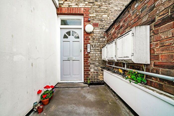 2 Bedroom Flat To Rent In Avenue Mews, Muswell Hill, N10