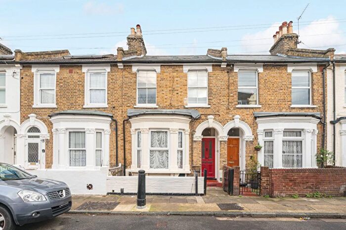 2 Bedroom Flat To Rent In Fenham Road, Peckham, London, SE15