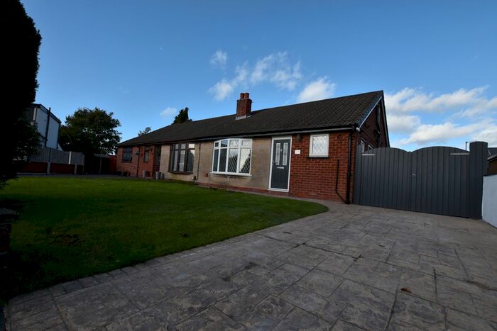 4 Bedroom Semi-Detached Bungalow To Rent In Churchill Drive, Little Lever, Bolton, BL3