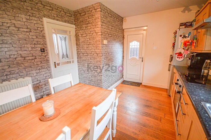 2 Bedroom Semi-Detached House For Sale In Stradbroke Drive, Sheffield, S13