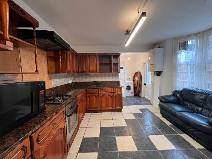 1 Bedroom Flat To Rent In Ilford, IG1