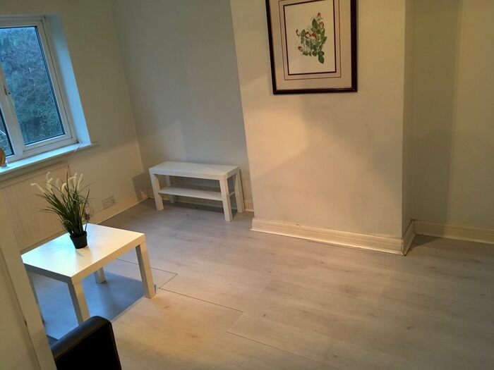 1 Bedroom Flat To Rent In Very Near Western Avenue Area, Perivale, UB6