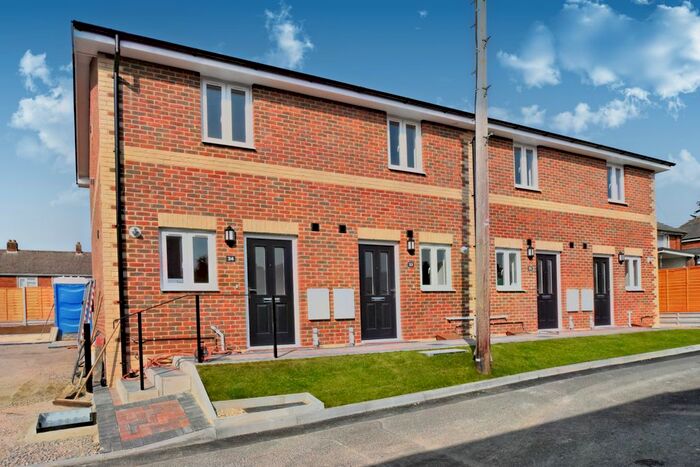 2 Bedroom Semi-Detached House To Rent In Green Street, Newport, PO30