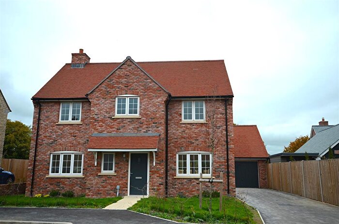 4 Bedroom Detached House For Sale In Shillingstone Lane, Okeford Fitzpaine, Blandford Forum, DT11
