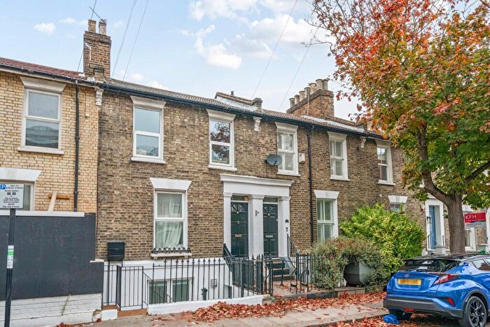 1 Bedroom Flat For Sale In Southwell Road, London, SE5