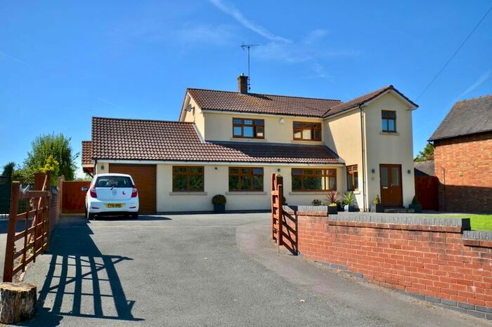 3 Bedroom Detached House For Sale In Winchcombe Road, Sedgeberrow, WR11
