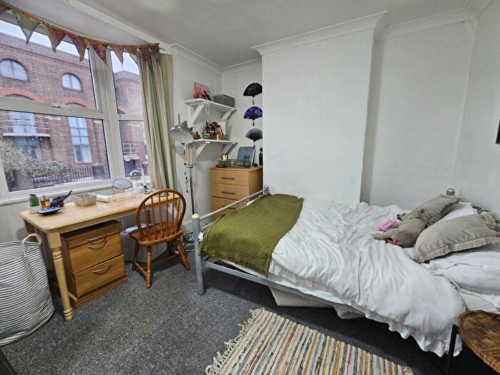 5 Bedroom Semi-Detached House To Rent In Hollingdean Road, Brighton, BN2