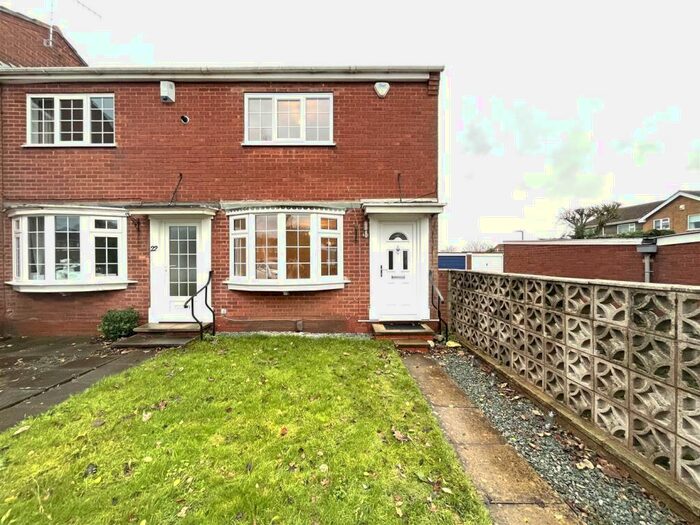 2 Bedroom Town House To Rent In Thetford Close, Arnold, Nottingham, NG5