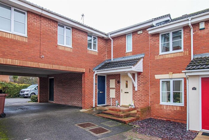 2 Bedroom Town House For Sale In Swale Approach, Normanton, WF6