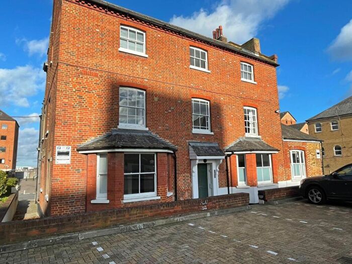 2 Bedroom Flat For Sale In Hazards House, West Street, Gravesend, Kent, DA11