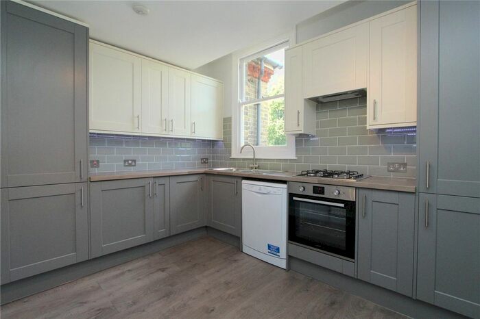 2 Bedroom Flat To Rent In Leopold Road, Ealing Common, London, W5