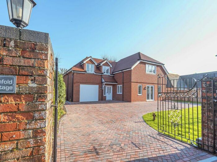 3 Bedroom Detached House To Rent In Thames Street, Sonning, Reading, RG4