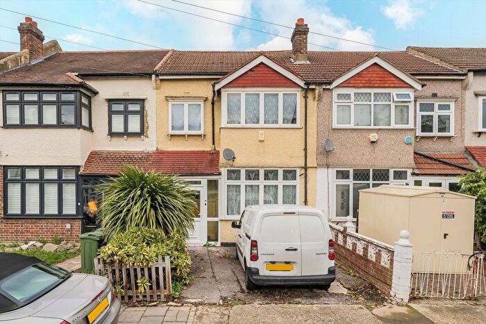 3 Bedroom Terraced House For Sale In Runnymede Crescent, Streatham, SW16