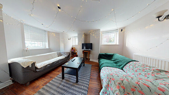 6 Bedroom End Of Terrace House To Rent In Cardigan Lane, Hyde Park, Leeds, LS6