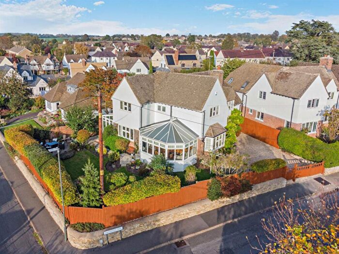 4 Bedroom Detached House For Sale In Cirencester Town, GL7