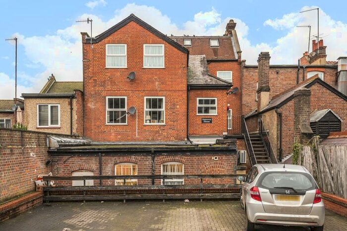 2 Bedroom Apartment To Rent In Chesham, Buckinghamshire, HP5