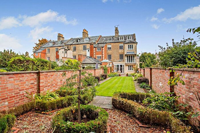 5 Bedroom End Terrace House For Sale In Watermoor Road, Cirencester, Gloucestershire, GL7