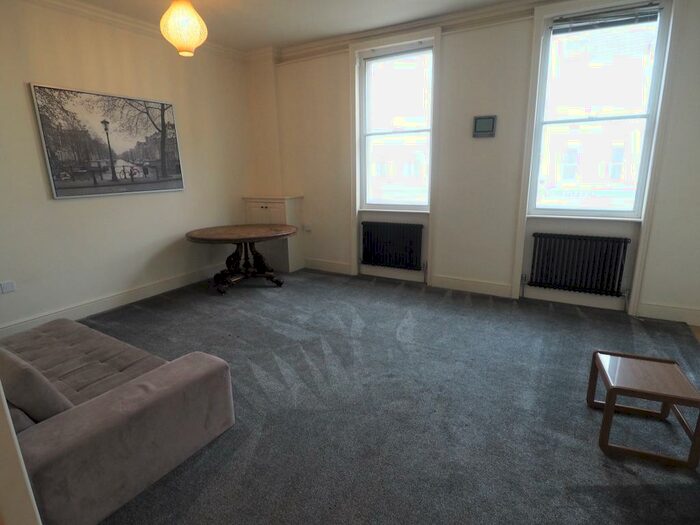 4 Bedroom Town House To Rent In George Street, Hull, HU1