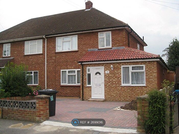 6 Bedroom Semi-Detached House To Rent In The Crescent, Egham, TW20