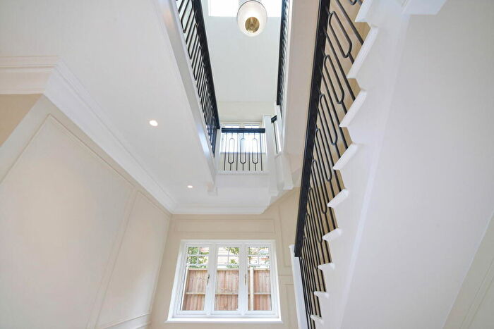 5 Bedroom Detached House For Sale In New Park Road, Cranleigh, GU6