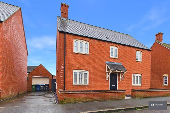 4 Bedroom Detached House For Sale In Orion Drive, Brackley, NN13