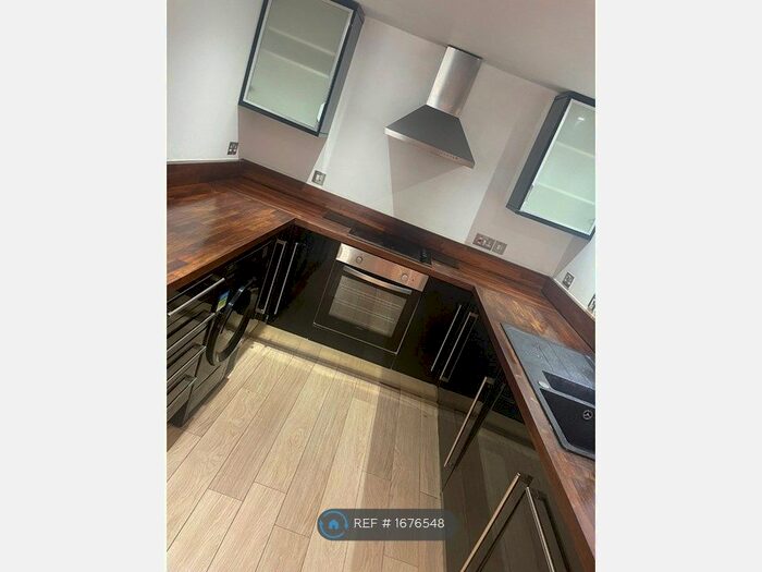 1 Bedroom Flat To Rent In High Street, Dunmow, CM6