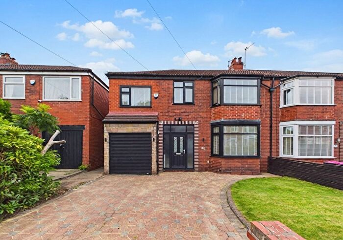 5 Bedroom Semi-Detached House For Sale In Kingsway, Worsley, Manchester, M28
