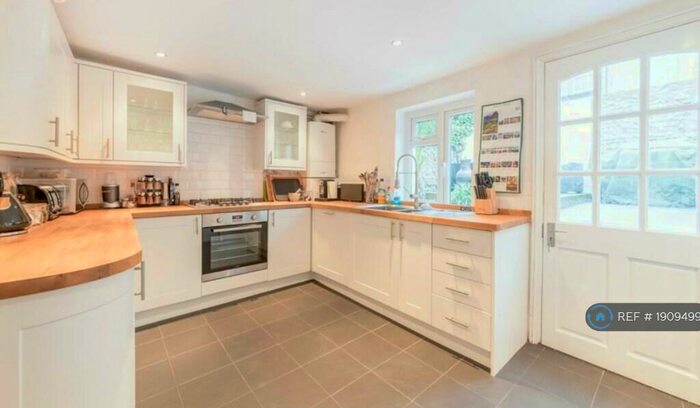 3 Bedroom Terraced House To Rent In North Gardens, Brighton, BN1