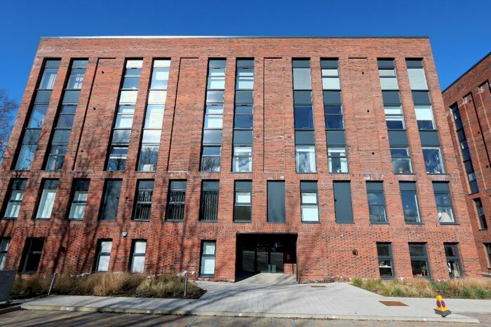 2 Bedroom Flat To Rent In Festival Court, Glasgow, G51