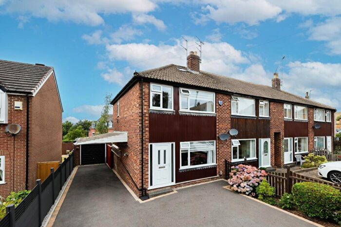 3 Bedroom End Of Terrace House For Sale In Whitestone Crescent, Yeadon, Leeds, West Yorkshire, LS19