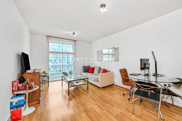 1 Bedroom Apartment For Sale In Warwick Building, Queenstwon Road, London, SW11