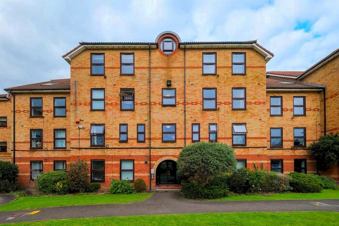 1 Bedroom Flat To Rent In Forest Road, London, E17