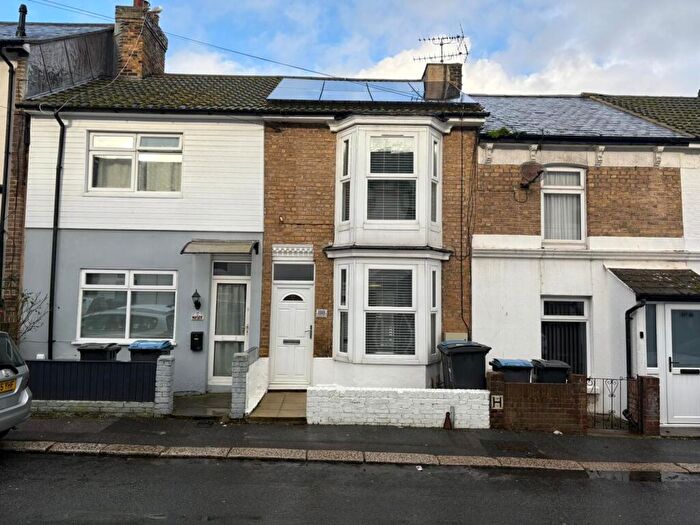 2 Bedroom House To Rent In Clarendon Street, Dover, CT17